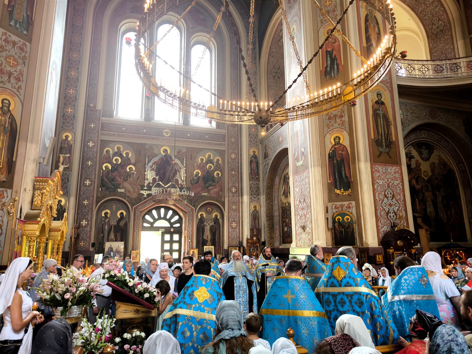 Фото молебна перед Казанской иконой